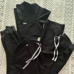 Figs Scrub Set in Black